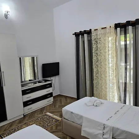 Konukevi Bjorn Tepelene